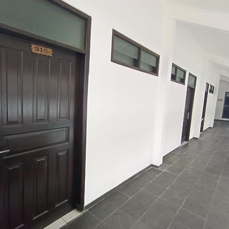Oyo 92324 Hotel Sinar Rejeki Sukabumi Esterno foto