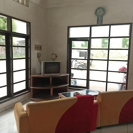 Oyo 92324 Hotel Sinar Rejeki Sukabumi Esterno foto