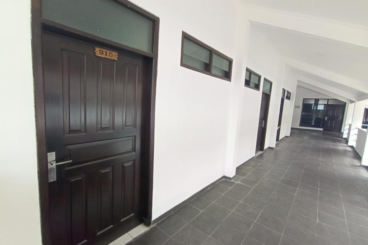 Oyo 92324 Hotel Sinar Rejeki Sukabumi Esterno foto