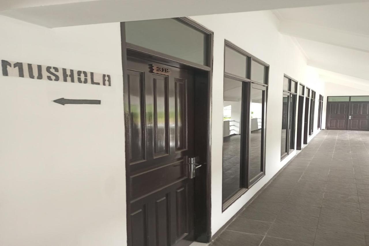 Oyo 92324 Hotel Sinar Rejeki Sukabumi Esterno foto