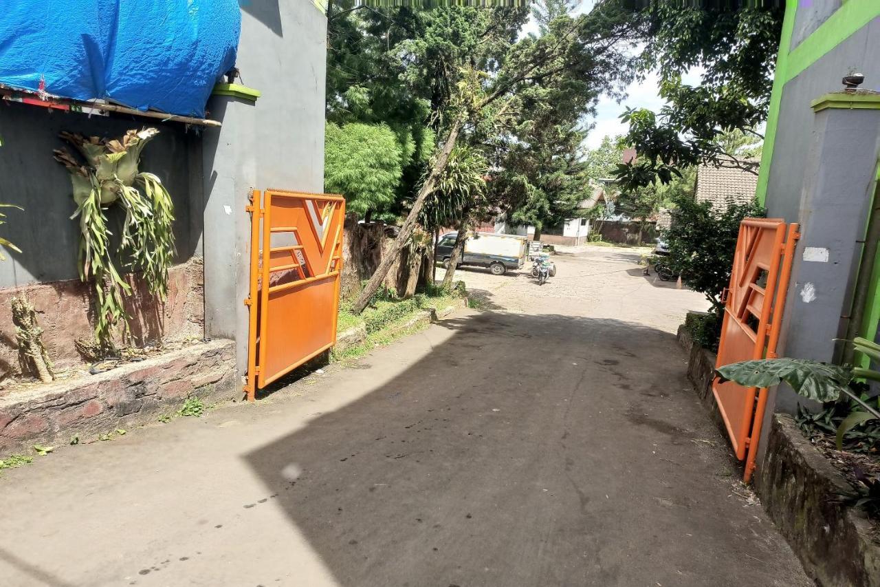 Oyo 92324 Hotel Sinar Rejeki Sukabumi Esterno foto