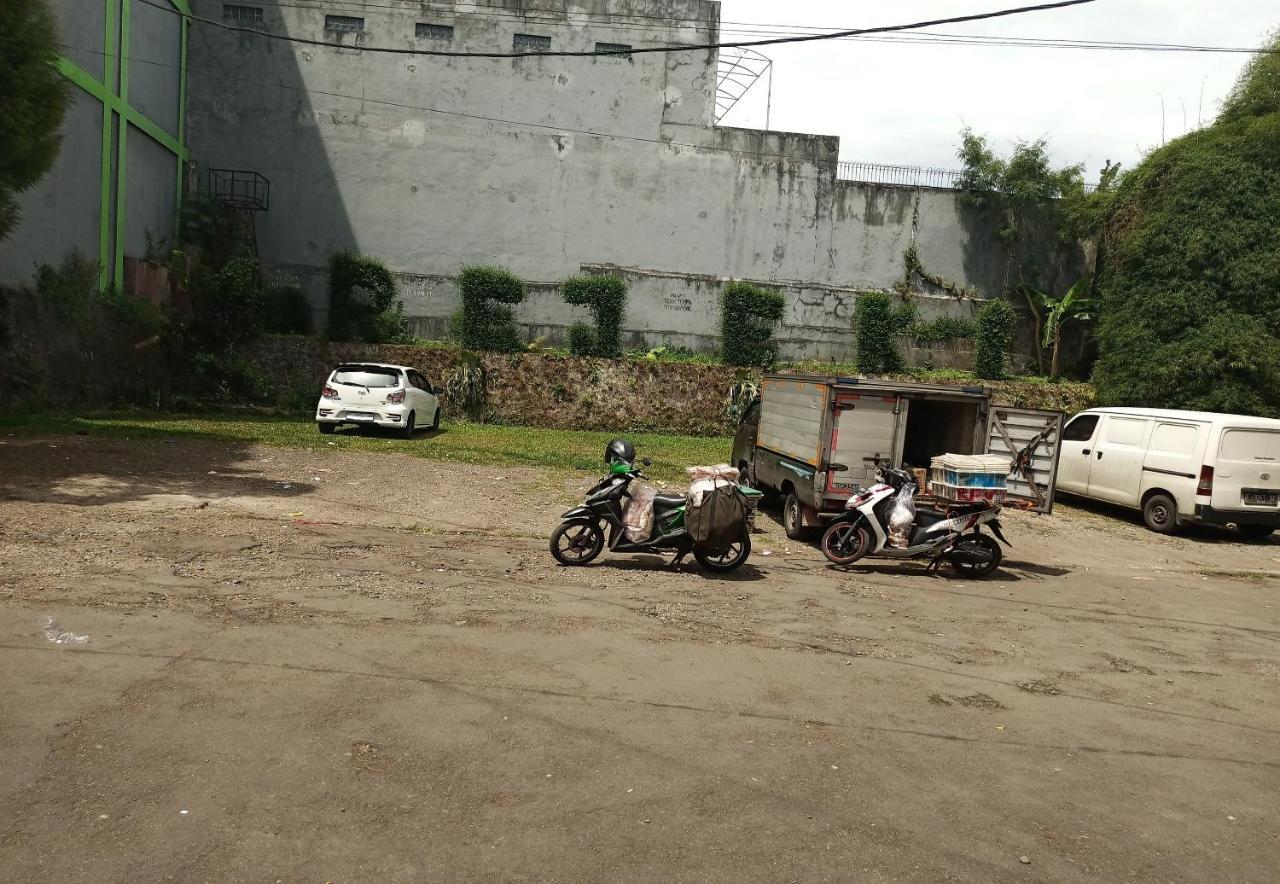 Oyo 92324 Hotel Sinar Rejeki Sukabumi Esterno foto