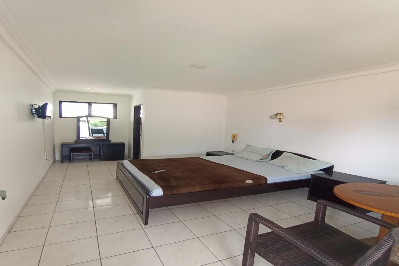 Oyo 92324 Hotel Sinar Rejeki Sukabumi Esterno foto