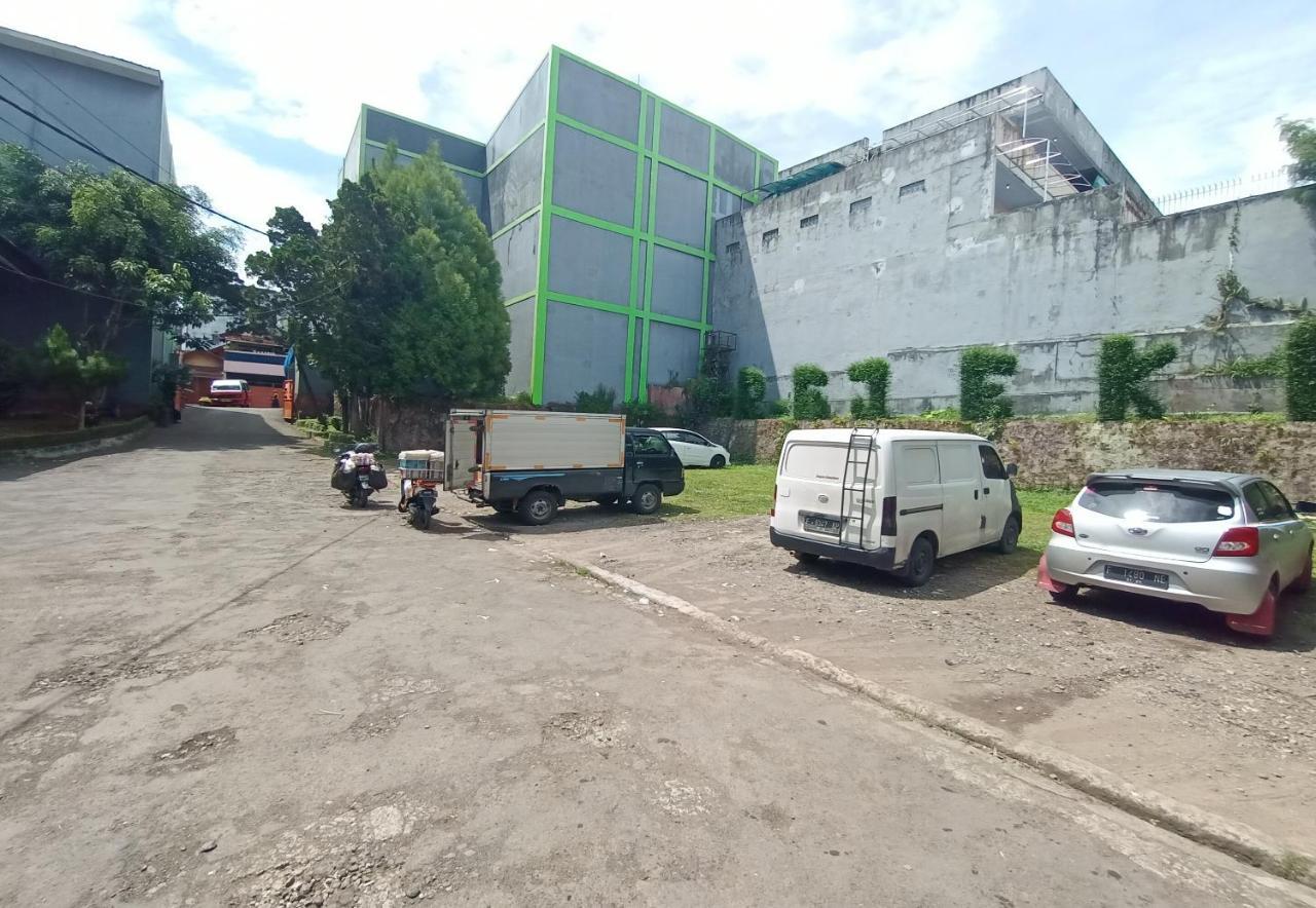 Oyo 92324 Hotel Sinar Rejeki Sukabumi Esterno foto