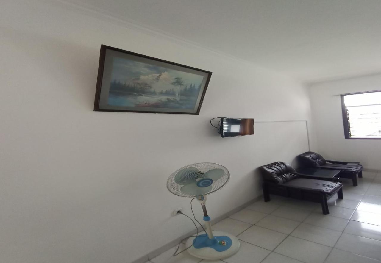 Oyo 92324 Hotel Sinar Rejeki Sukabumi Esterno foto