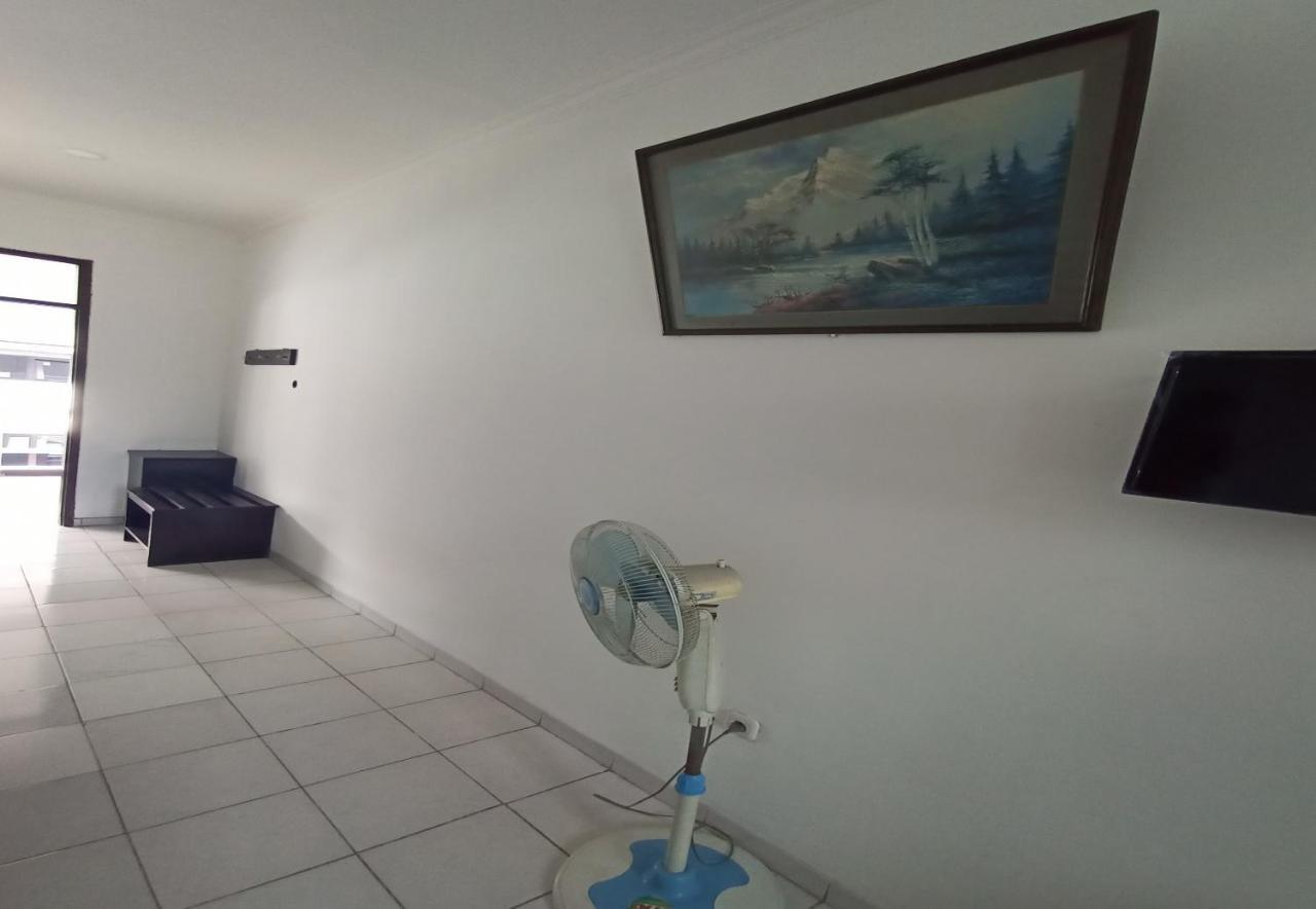 Oyo 92324 Hotel Sinar Rejeki Sukabumi Esterno foto