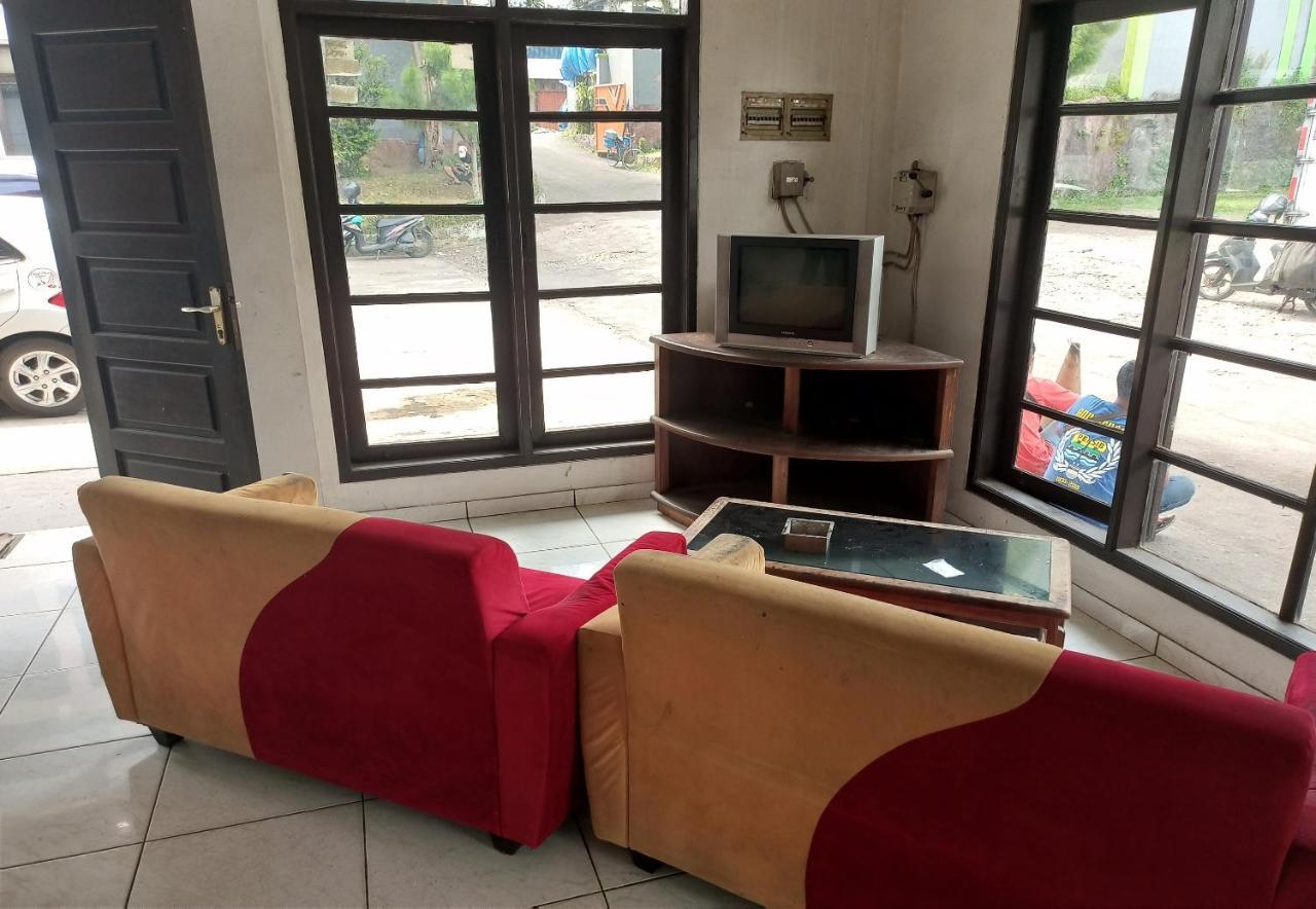 Oyo 92324 Hotel Sinar Rejeki Sukabumi Esterno foto