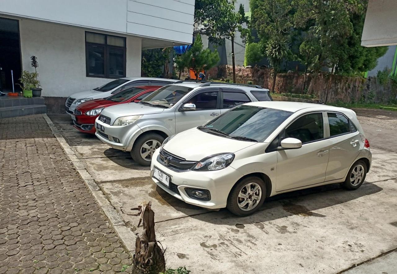 Oyo 92324 Hotel Sinar Rejeki Sukabumi Esterno foto