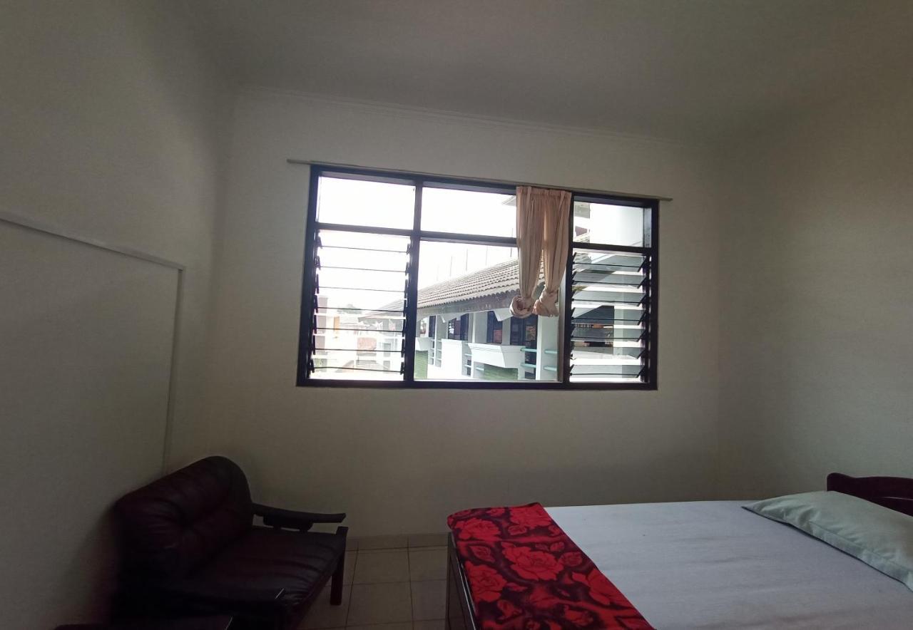 Oyo 92324 Hotel Sinar Rejeki Sukabumi Esterno foto